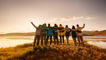 5 best travel groups for single seniors